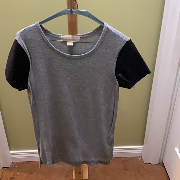 Size XS grey Michael Kors tee shirt - Picture 2 of 5